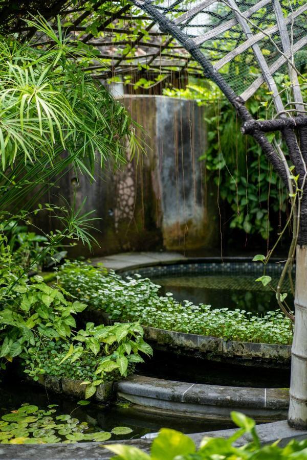 Yabbiekayu Eco-bungalows हॉलिडे पार्क Bantul